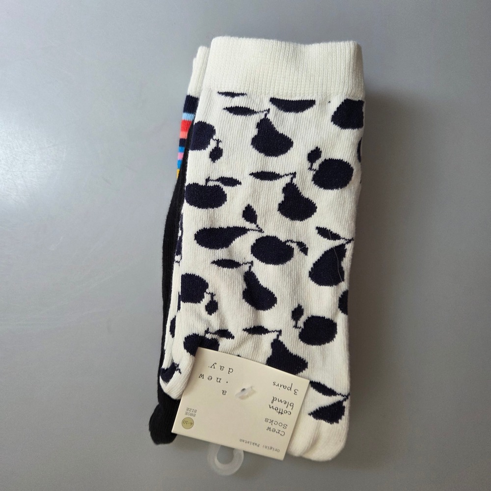 A New Day Womens 3pk Crew Socks Pear Fruit Striped Black White Multi Size 4-10